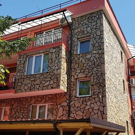 Sineva Guest House Равда Екстериор снимка
