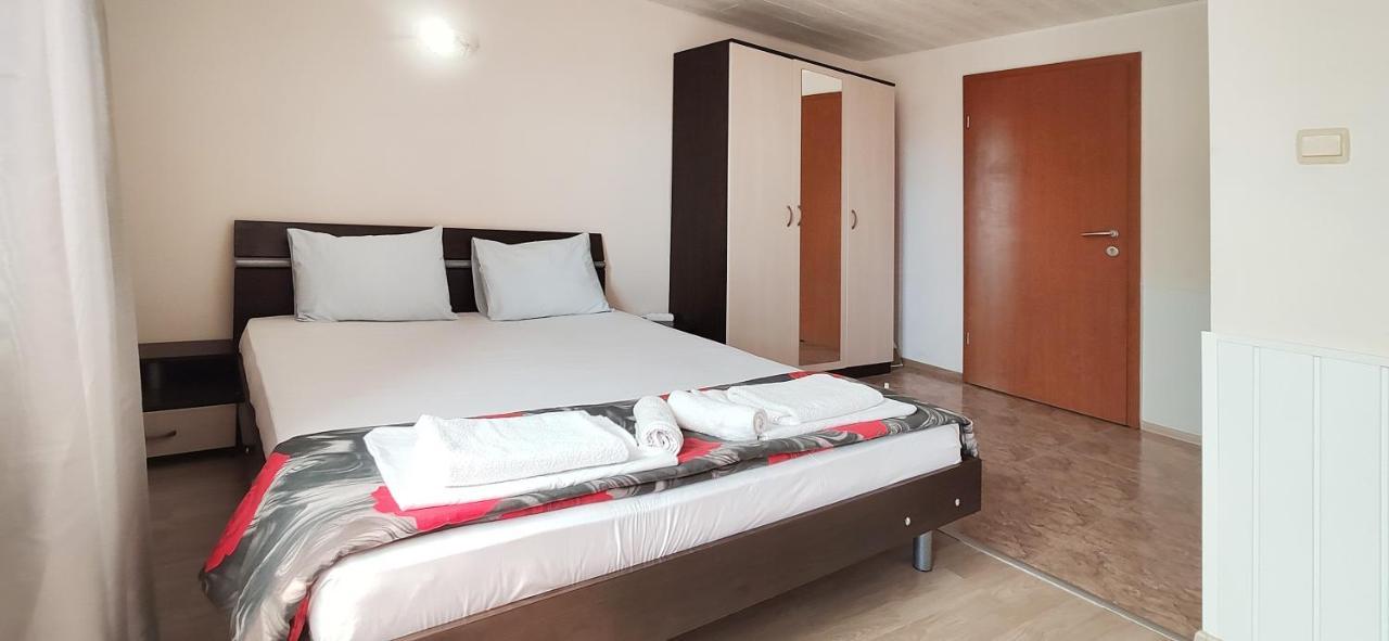 Sineva Guest House Равда Екстериор снимка