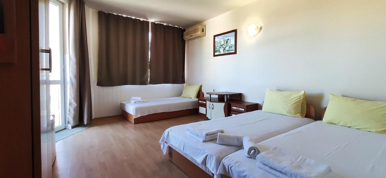 Sineva Guest House Равда Екстериор снимка
