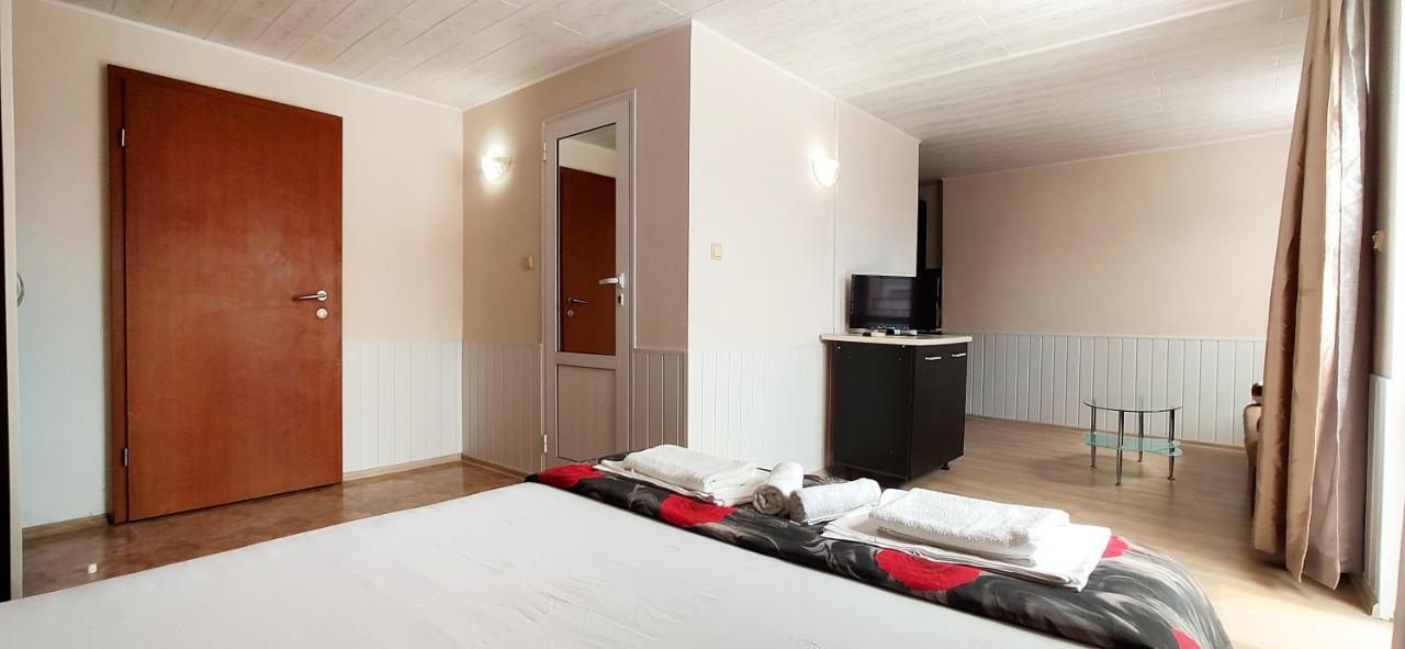 Sineva Guest House Равда Екстериор снимка
