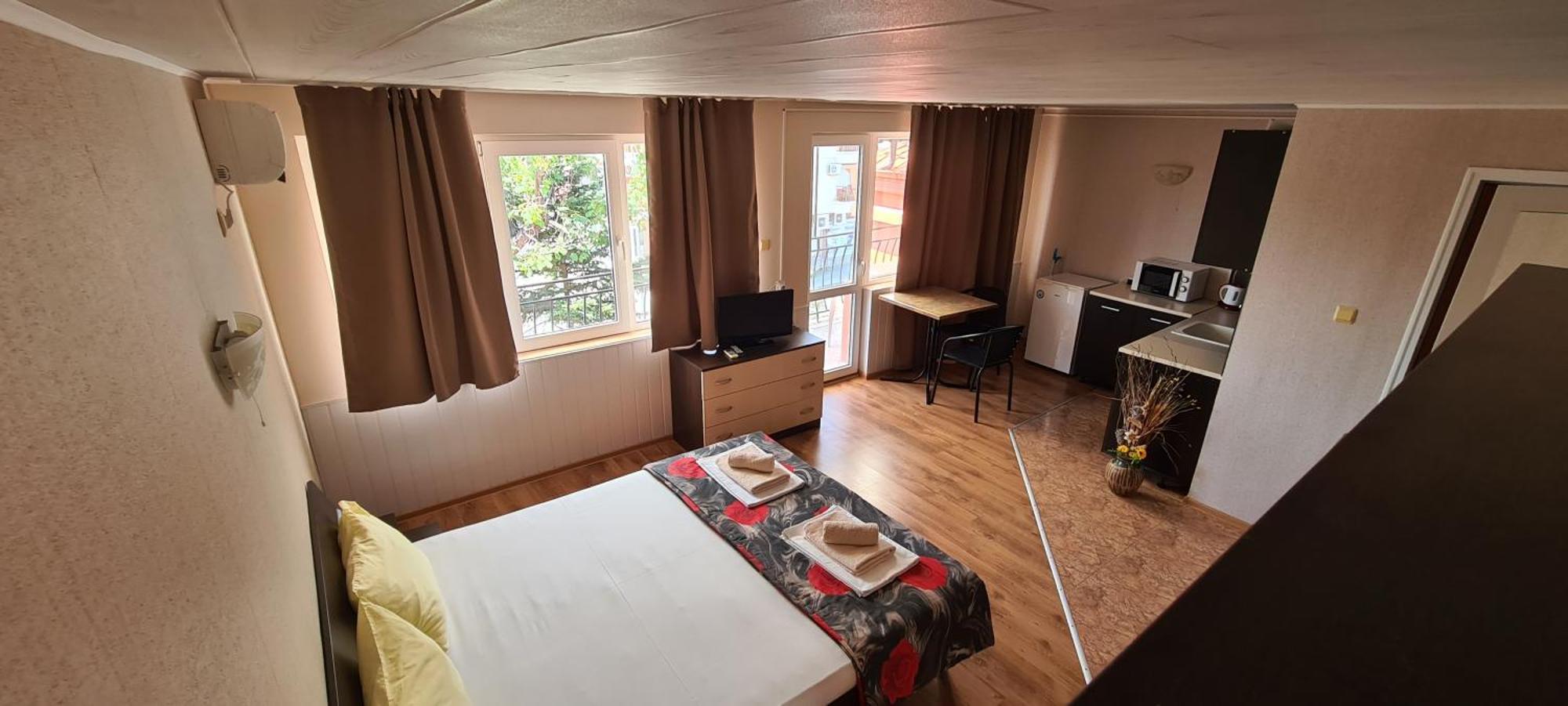 Sineva Guest House Равда Екстериор снимка