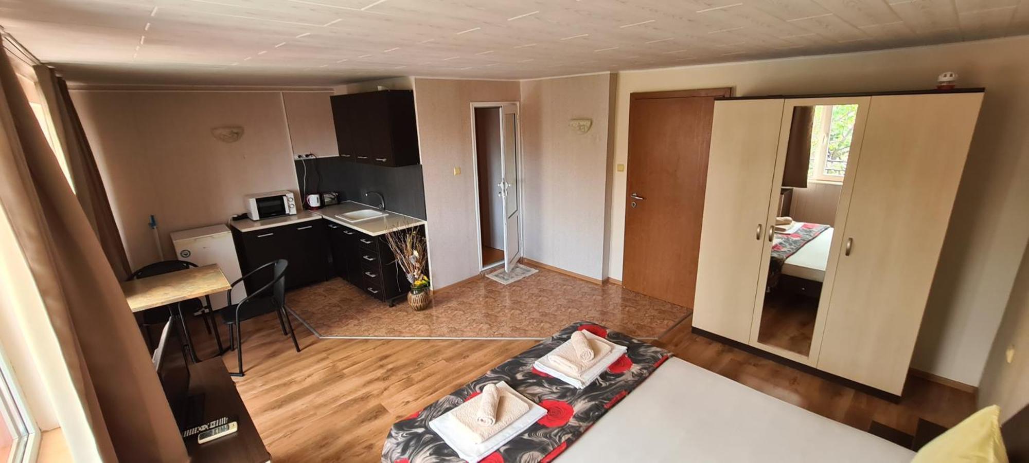 Sineva Guest House Равда Екстериор снимка