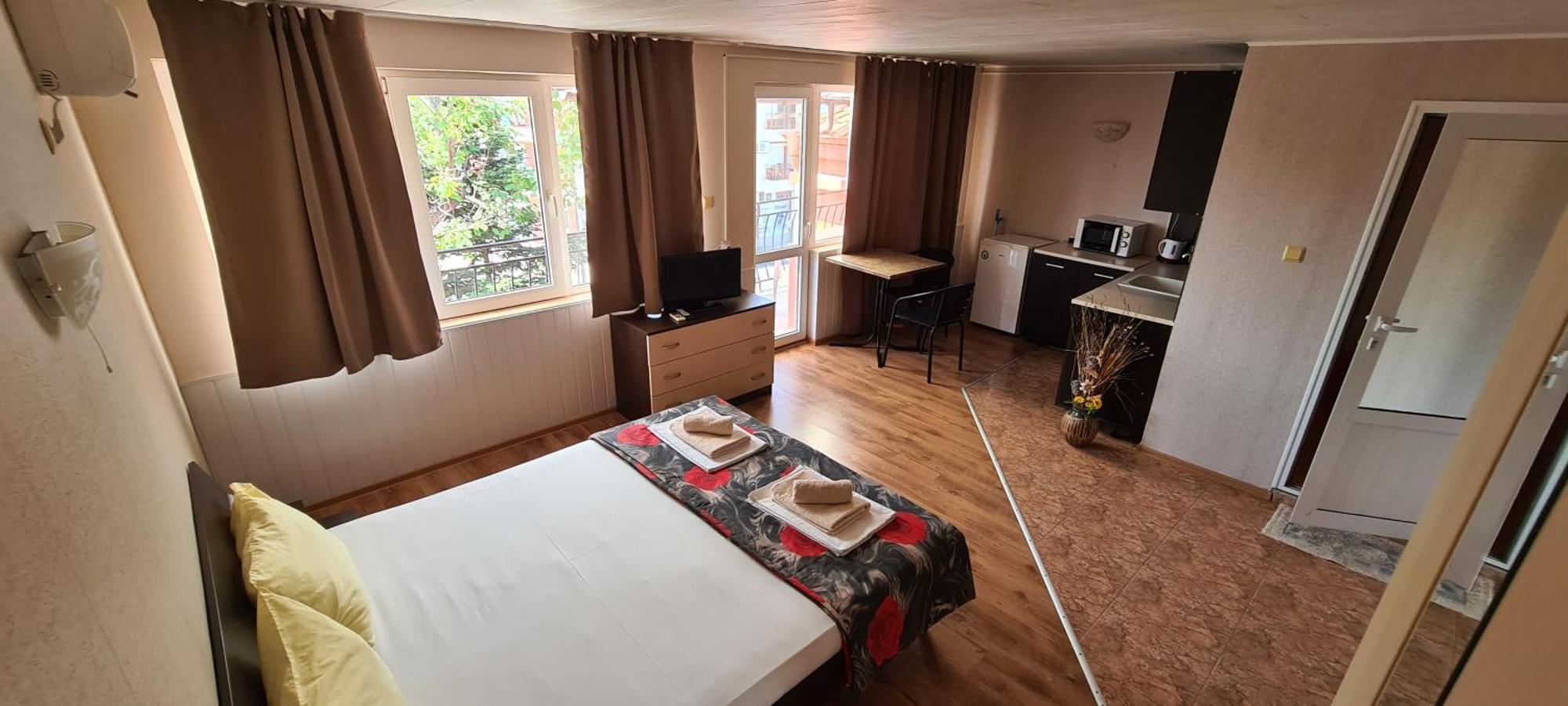 Sineva Guest House Равда Екстериор снимка