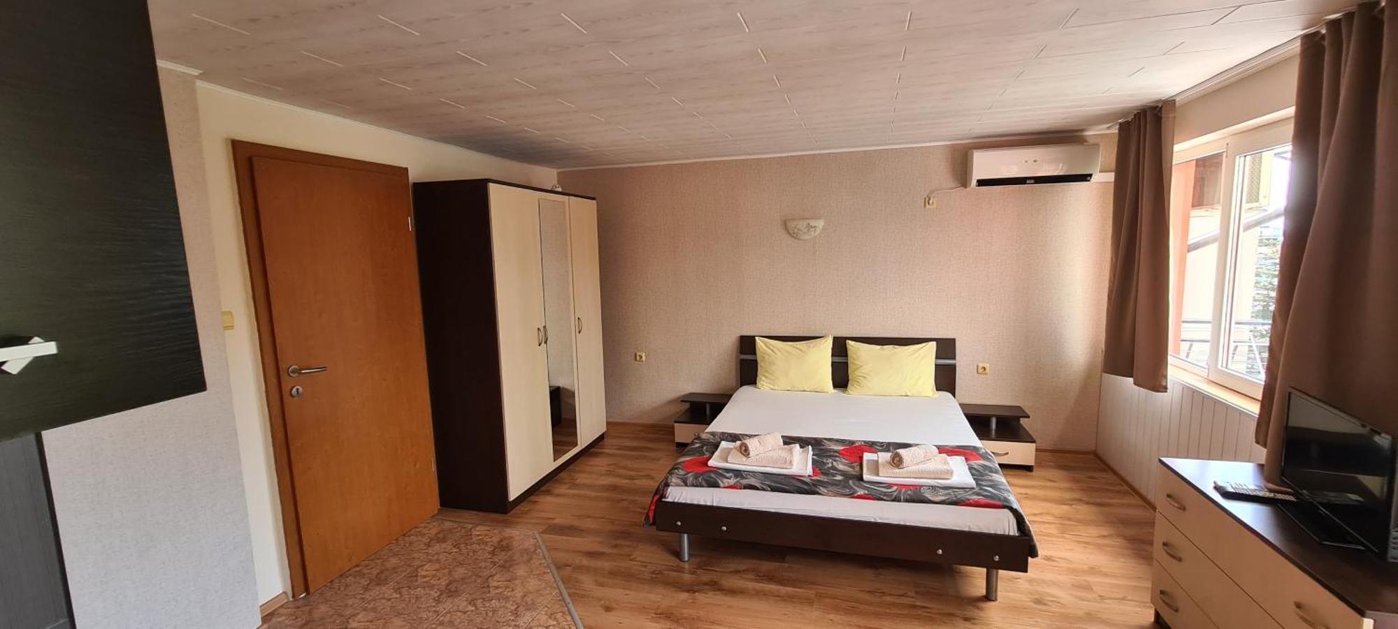 Sineva Guest House Равда Екстериор снимка