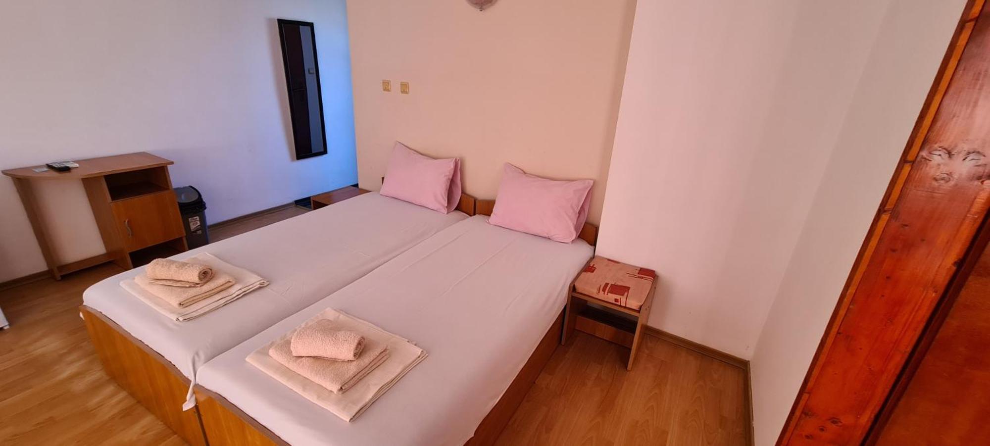 Sineva Guest House Равда Екстериор снимка