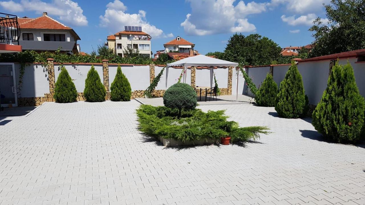 Sineva Guest House Равда Екстериор снимка
