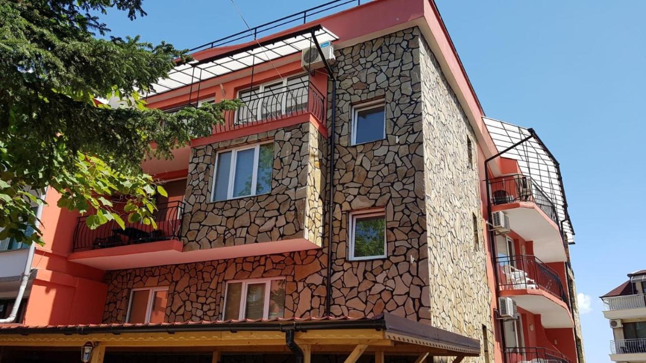 Sineva Guest House Равда Екстериор снимка